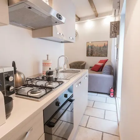 Leonina 75 Holidays Rome