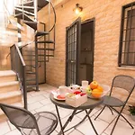 Leonina 75 Holidays Apartman