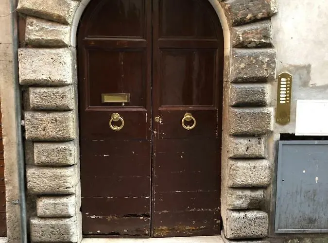 Leonina 75 Holidays * Rome