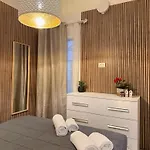 Leonina 75 Holidays Apartment *